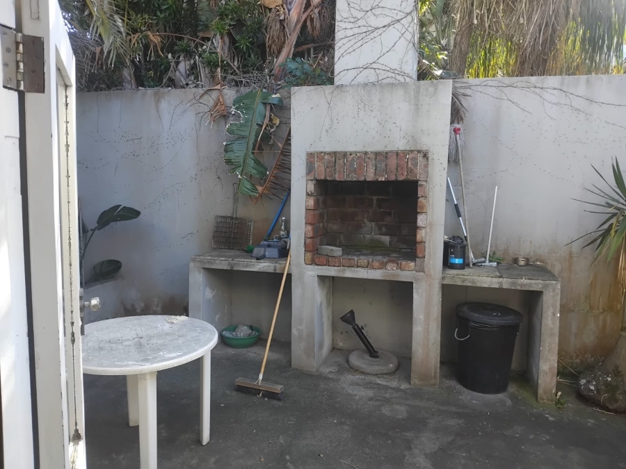 2 Bedroom Property for Sale in Quigney Eastern Cape